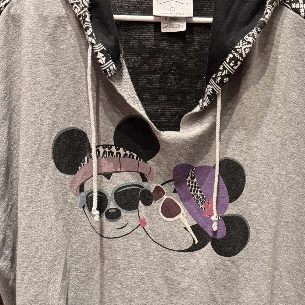 Disney boutique Aztec Black Gray Hoodie with Mickey & minnie Design XL - Picture 4 of 5